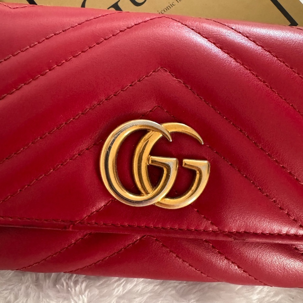 Gucci Red Marmont Chevron Leather Crossbody Bag with Gold Chain - Picture 4 of 16